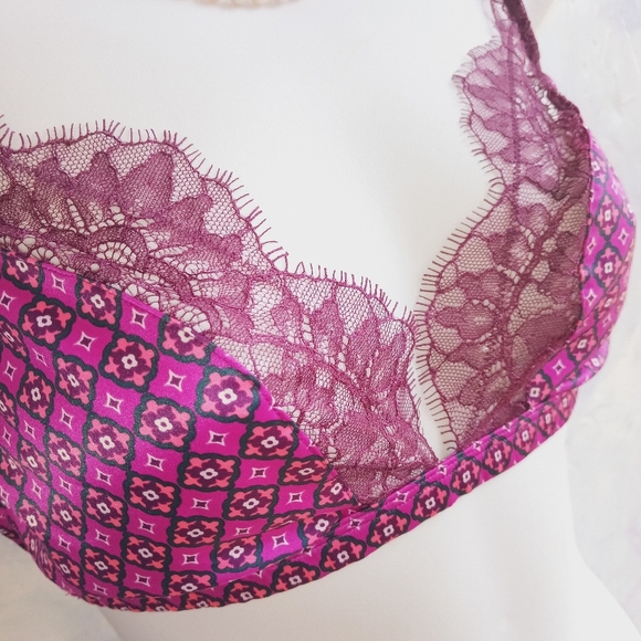 Victoria's Secret Satin Lace Bralette Size M/M - Picture 3 of 8